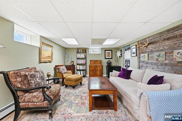 31 Truman Boulevard, Oakland, NJ 07436