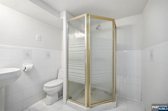 31 Truman Boulevard, Oakland, NJ 07436