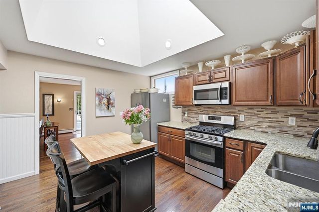 31 Truman Boulevard, Oakland, NJ 07436