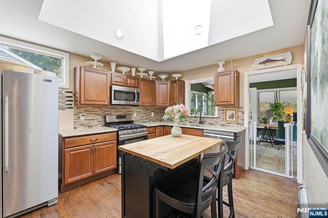 31 Truman Boulevard, Oakland, NJ 07436