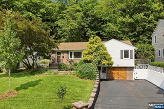 31 Truman Boulevard, Oakland, NJ 07436