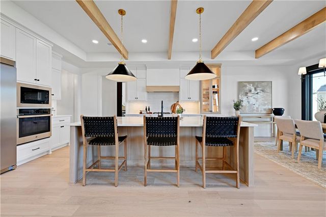 15364 W 161st Terrace, Olathe, KS 66062