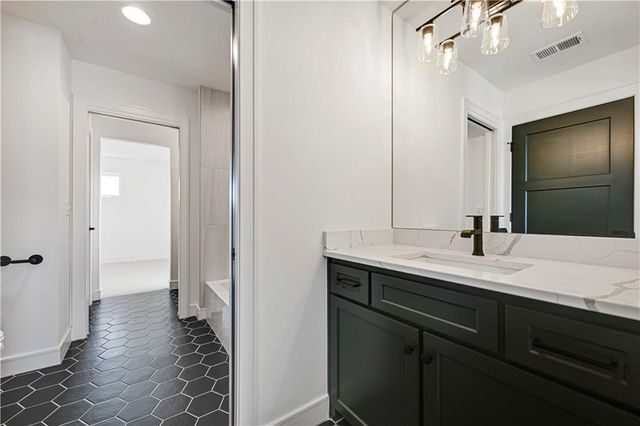 15364 W 161st Terrace, Olathe, KS 66062