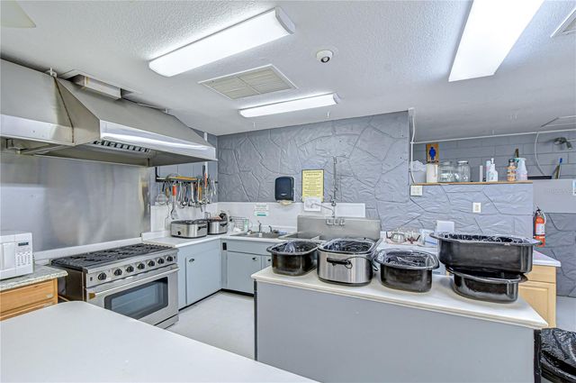 38641 LANSING AVENUE, Zephyrhills, FL 33542