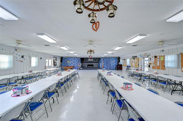 38641 LANSING AVENUE, Zephyrhills, FL 33542