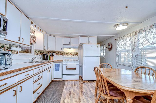 38641 LANSING AVENUE, Zephyrhills, FL 33542