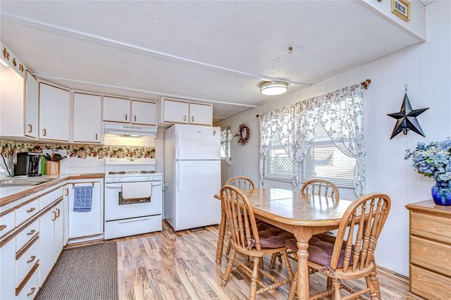 38641 LANSING AVENUE, Zephyrhills, FL 33542