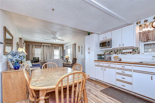 38641 LANSING AVENUE, Zephyrhills, FL 33542