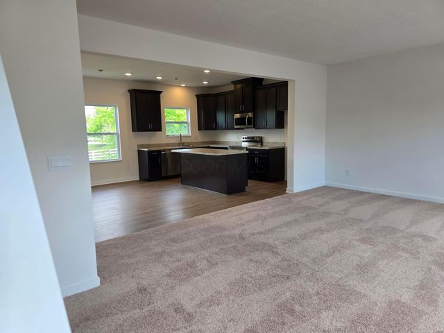 5594 Village Channel Drive, Canal Winchester, OH 43110