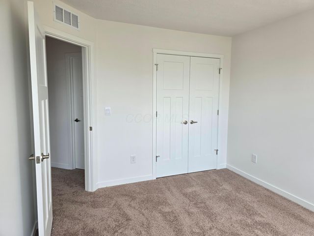 5594 Village Channel Drive, Canal Winchester, OH 43110