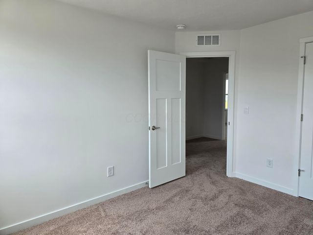 5594 Village Channel Drive, Canal Winchester, OH 43110