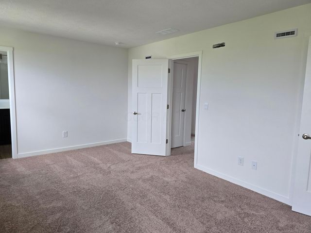 5594 Village Channel Drive, Canal Winchester, OH 43110
