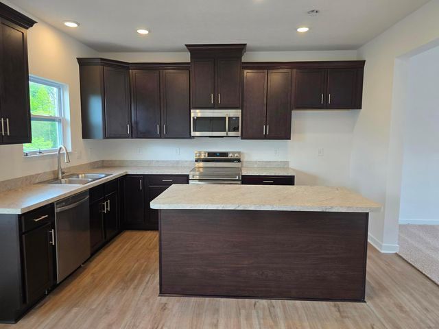 5594 Village Channel Drive, Canal Winchester, OH 43110