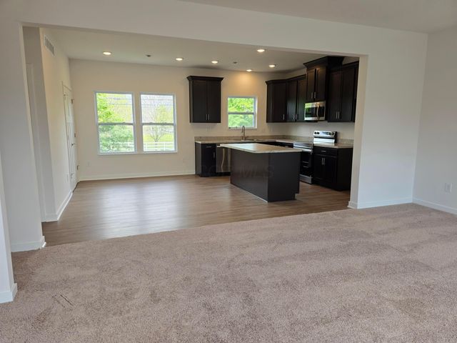 5594 Village Channel Drive, Canal Winchester, OH 43110