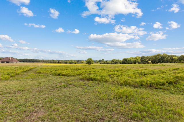 13633 Alexander Road, Pilot Point, TX 76258