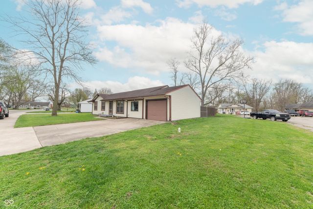 818 Garden Avenue, Seymour, IN 47274