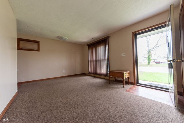 818 Garden Avenue, Seymour, IN 47274