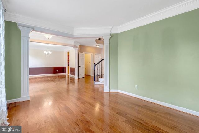 20579 MIDDLEBURY ST, Ashburn, VA 20147