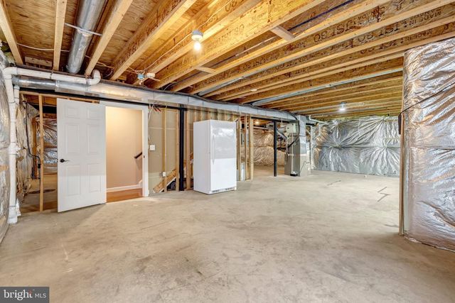20579 MIDDLEBURY ST, Ashburn, VA 20147