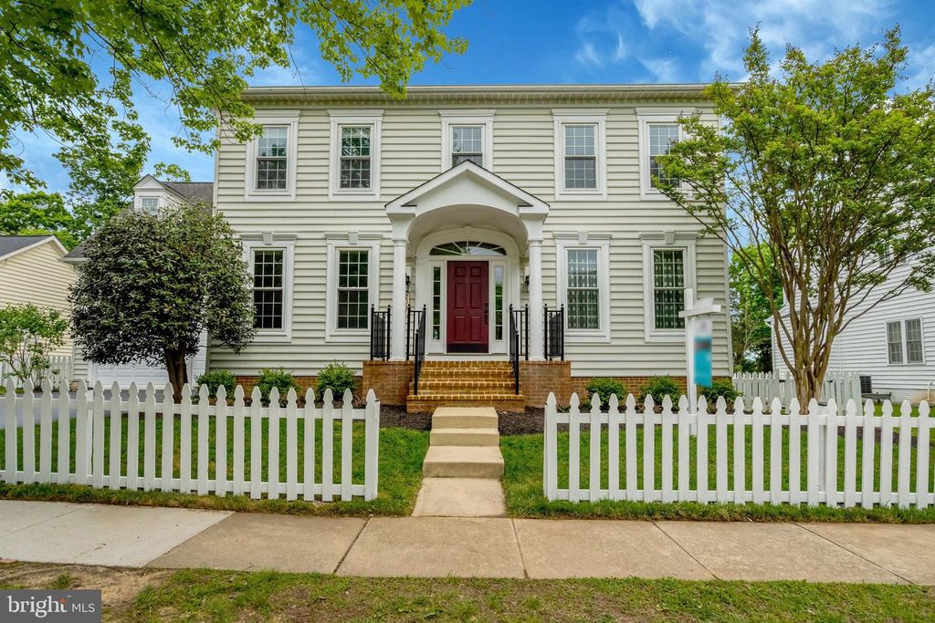 20579 MIDDLEBURY ST, Ashburn, VA 20147