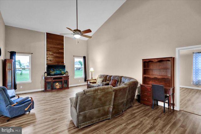 640 EBERSOLE RD, Reading, PA 19605