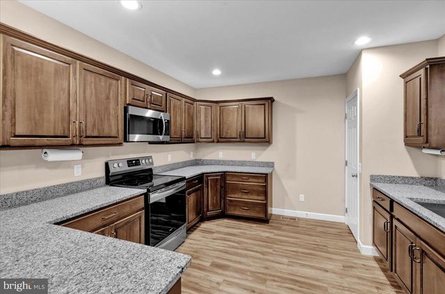640 EBERSOLE RD, Reading, PA 19605