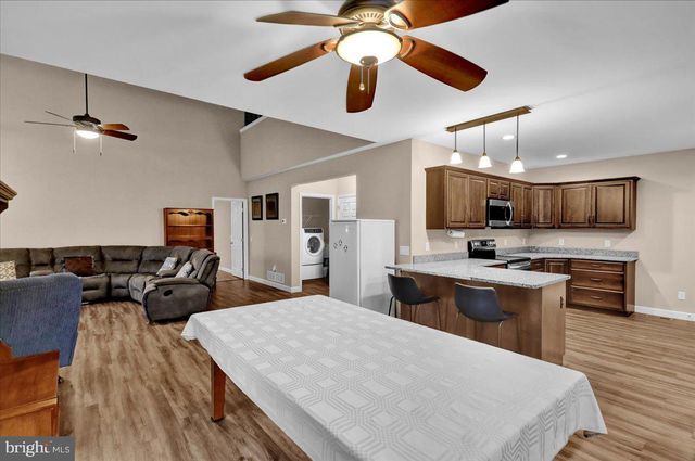 640 EBERSOLE RD, Reading, PA 19605