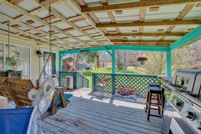 105 Dripping Springs Rd, Monterey, TN 38574