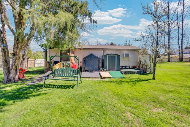 105 Dripping Springs Rd, Monterey, TN 38574