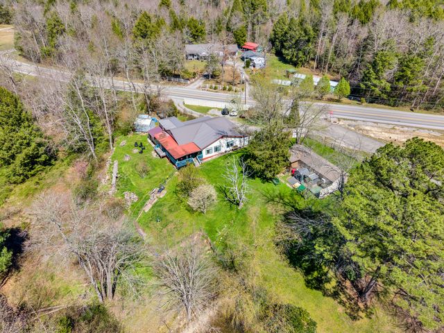 105 Dripping Springs Rd, Monterey, TN 38574