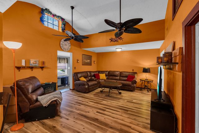 105 Dripping Springs Rd, Monterey, TN 38574