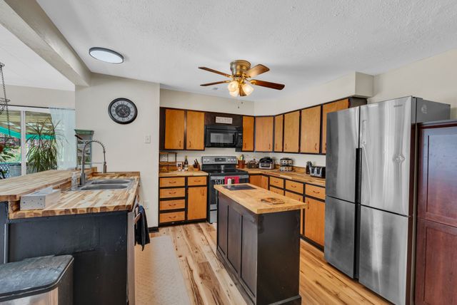 105 Dripping Springs Rd, Monterey, TN 38574