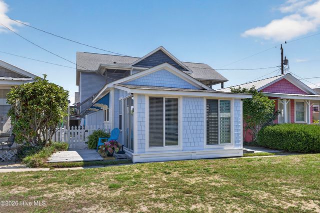617 S 3rd Avenue, Kure Beach, NC 28449