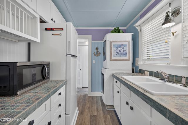 617 S 3rd Avenue, Kure Beach, NC 28449