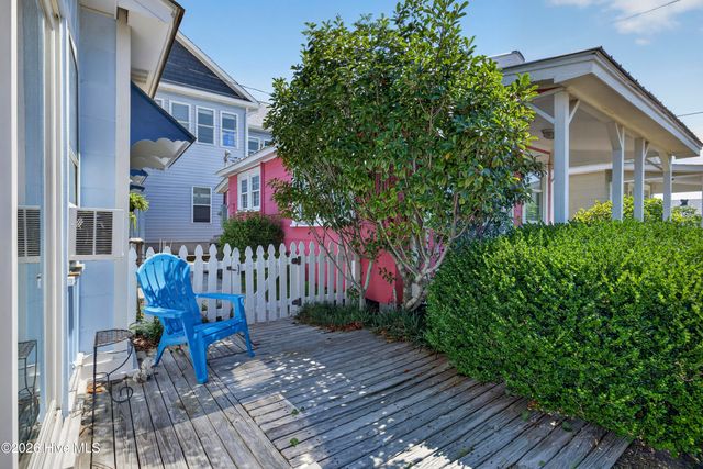 617 S 3rd Avenue, Kure Beach, NC 28449