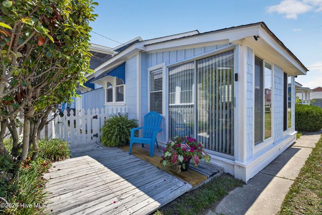 617 S 3rd Avenue, Kure Beach, NC 28449