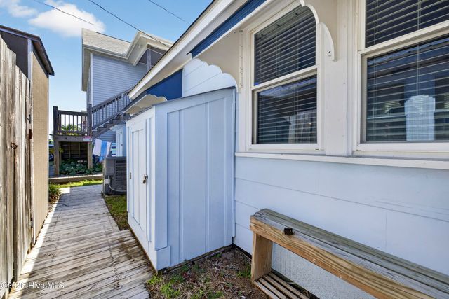 617 S 3rd Avenue, Kure Beach, NC 28449