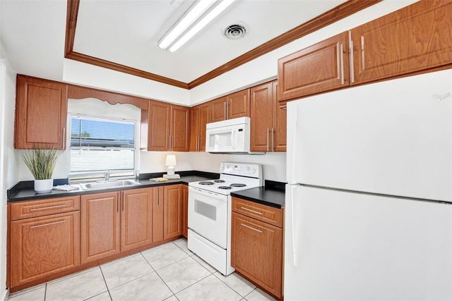 8211 NW 10th Street, Pembroke Pines, FL 33024