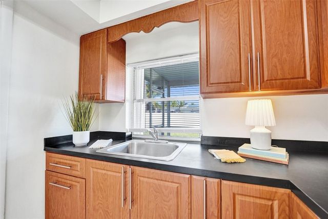 8211 NW 10th Street, Pembroke Pines, FL 33024