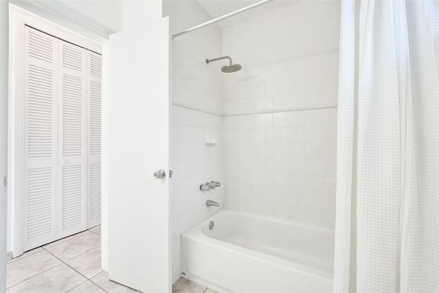 8211 NW 10th Street, Pembroke Pines, FL 33024