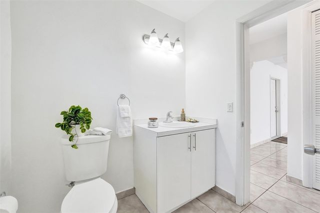 8211 NW 10th Street, Pembroke Pines, FL 33024