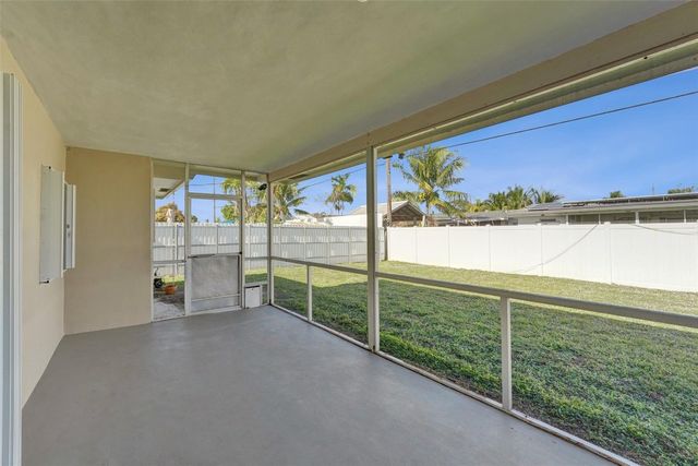 8211 NW 10th Street, Pembroke Pines, FL 33024