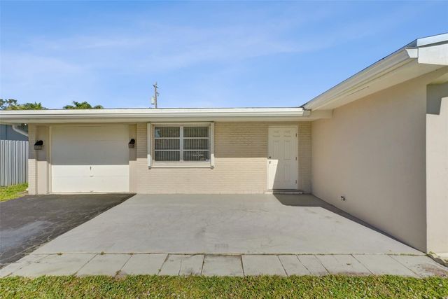 8211 NW 10th Street, Pembroke Pines, FL 33024