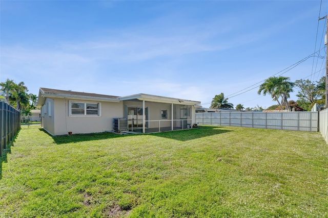 8211 NW 10th Street, Pembroke Pines, FL 33024