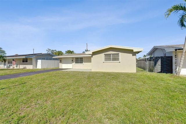 8211 NW 10th Street, Pembroke Pines, FL 33024