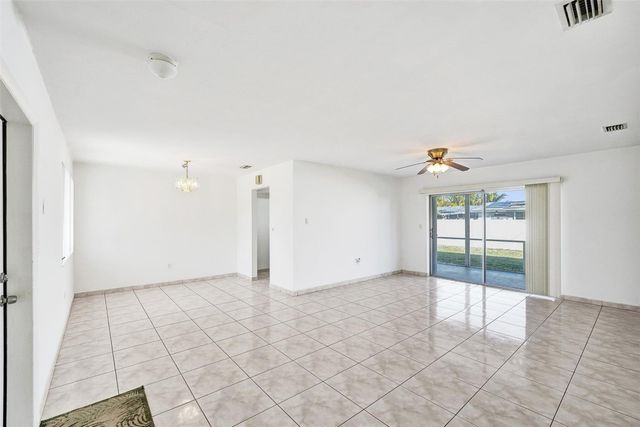 8211 NW 10th Street, Pembroke Pines, FL 33024
