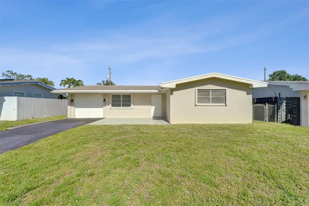 8211 NW 10th Street, Pembroke Pines, FL 33024