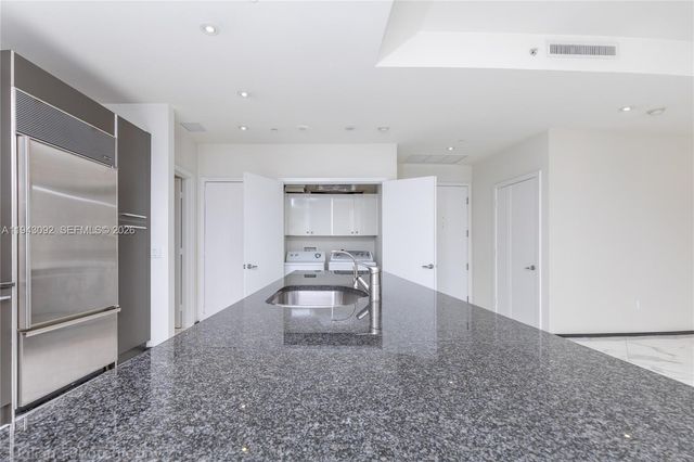 901 Brickell Key Blvd 3407, Miami, FL 33131