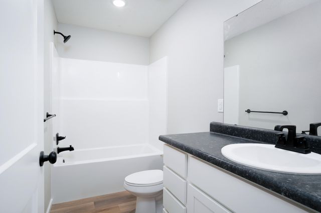 97 Sugar Lane, Crane, MO 65633