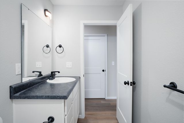 97 Sugar Lane, Crane, MO 65633